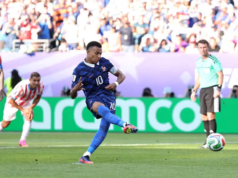 França vence Paraguai com penalti e avança às quartas da Copa 2026