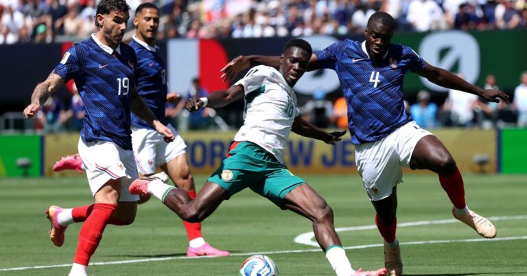 França tem zagueiros fora de treino antes da semifinal contra a Espanha