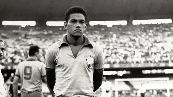 Absolvição de Balogun relembra expulsão perdoada de Garrincha em 1962