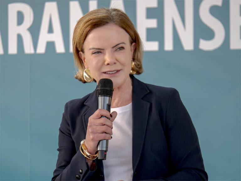 PT do Paraná confirma Gleisi Hoffmann como candidata ao Senado