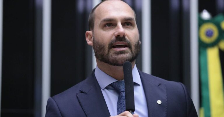 EUA concedem green card a Eduardo Bolsonaro