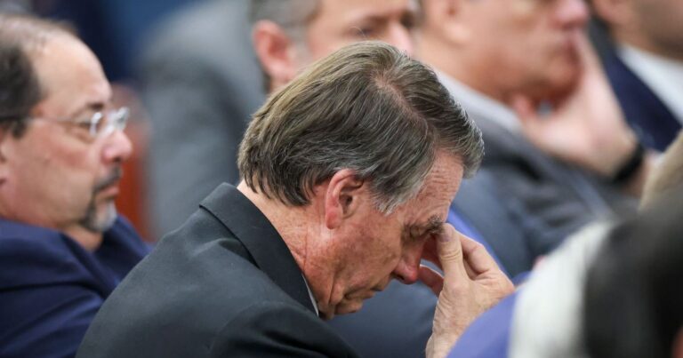 Crise familiar agrava depressão de Bolsonaro, diz aliado