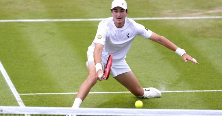João Fonseca é eliminado por Safiullin em Wimbledon
