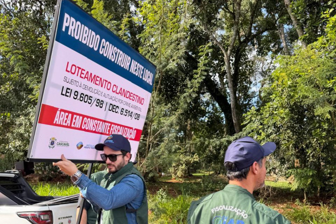 IAT instala placas em loteamentos clandestinos de Cascavel