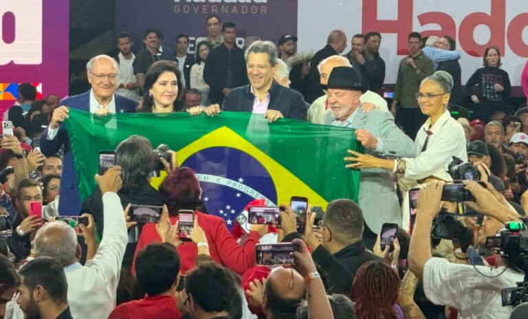 Justiça eleitoral multa Lula em R$ 15 mil por campanha antecipada
