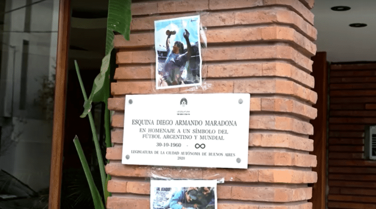 Casa de Maradona vira santuário antes de semi da Copa