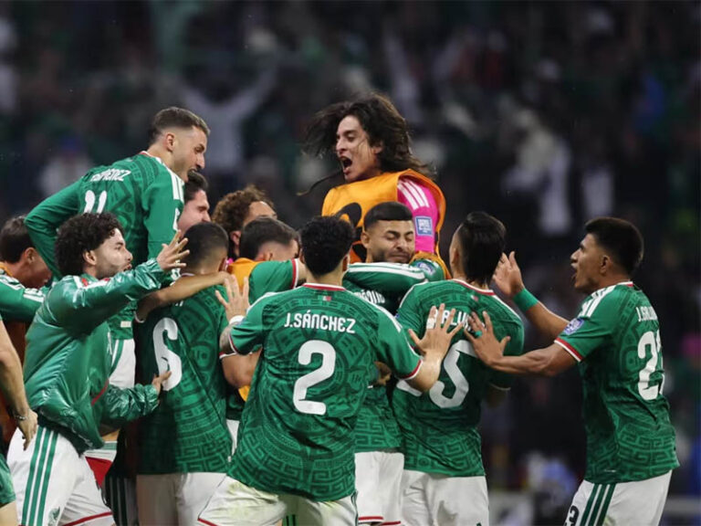 México avança às oitavas com vitória sobre Equador no Azteca