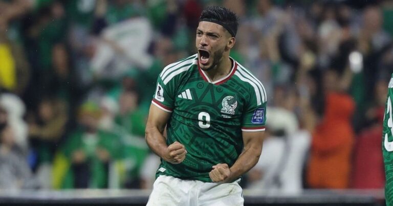 México derrota Equador e avança às oitavas após 40 anos