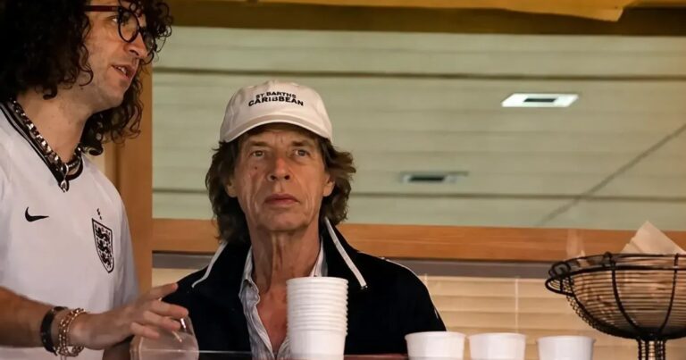 Mick Jagger na arquibancada reacende superstição do 'pé frio'
