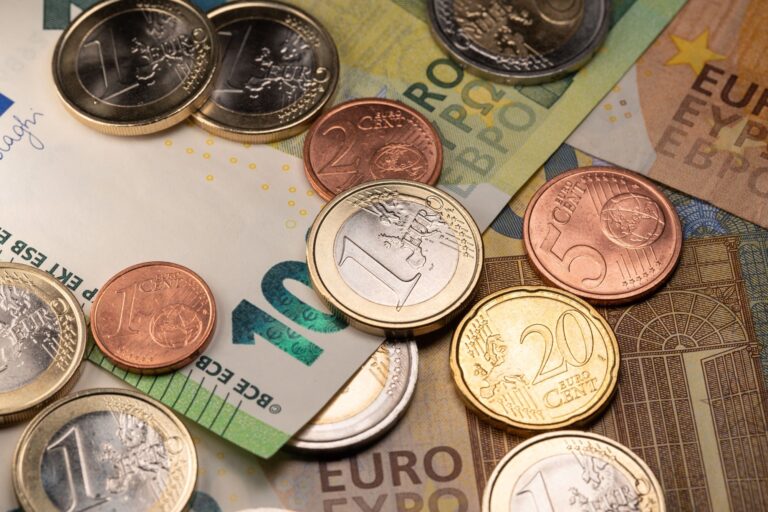 Inflação na zona do euro cai mais que esperado