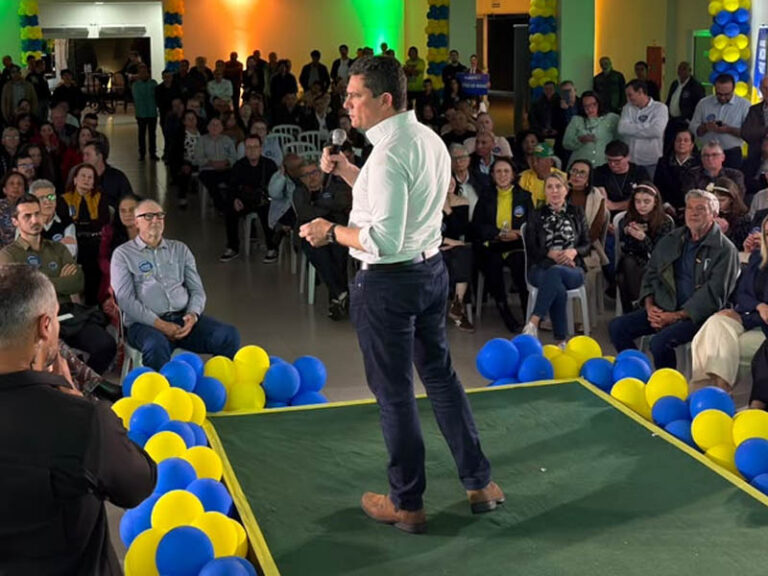 Moro faz campanha em seis cidades do Noroeste