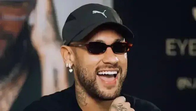 Neymar compra iate de R$ 120 milhões com heliponto e seis suítes