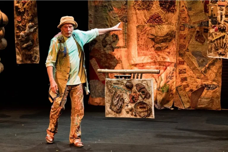 Curitiba celebra 10 anos de teatro gratuito e descentralizado