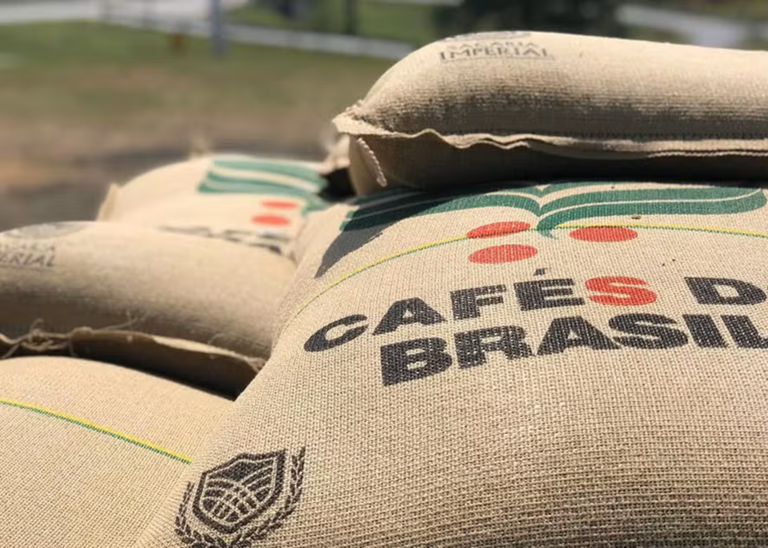 Brasil exporta 38,5 milhões de sacas de café na safra 2025-26