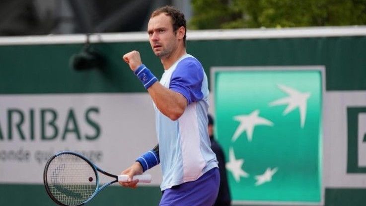 Safiullin, russo de 28 anos, desafia Fonseca em Wimbledon