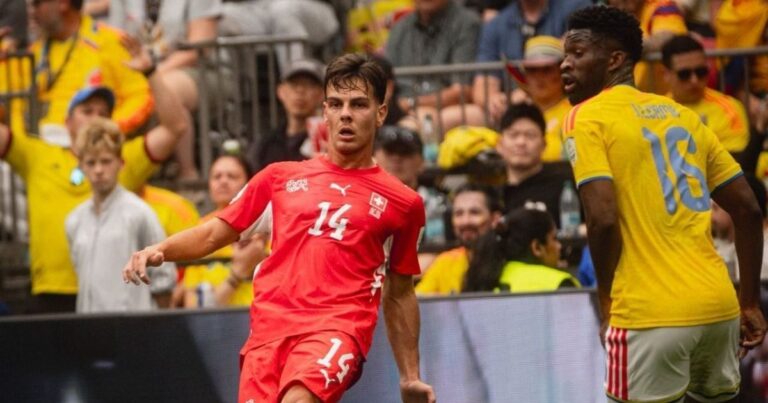 Suíça bate Colômbia nos pênaltis e avança às quartas