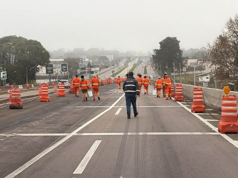 Viaduto Tarumã tem três faixas liberadas após pintura