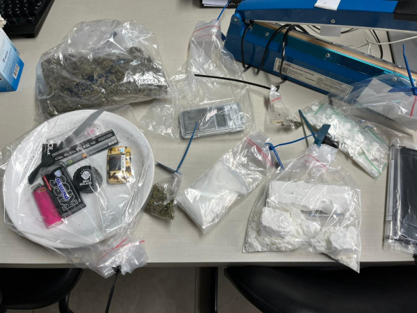 Polícia prende 12 suspeitos em operação contra tráfico de drogas em Toledo