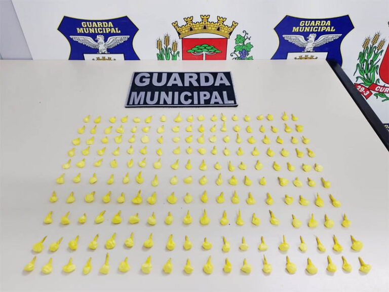 Casal é preso por tráfico no Centro com auxílio da Muralha Digital