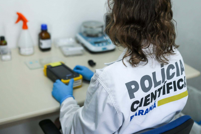 Polícia Científica identifica novas drogas em laboratório de análise