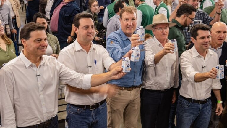 Agroleite 2026 abre com curso de veterinária e R$ 215 milhões