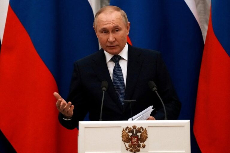 Putin visita ilha disputada próximo ao Japão e provoca reação de Tóquio