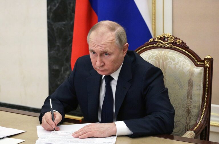 Putin ameaça apreender embarcações europeias em retaliação a ações contra navios russos