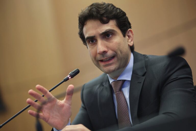 Galípolo afirma que política de juros do BC busca equilibrar oferta e demanda