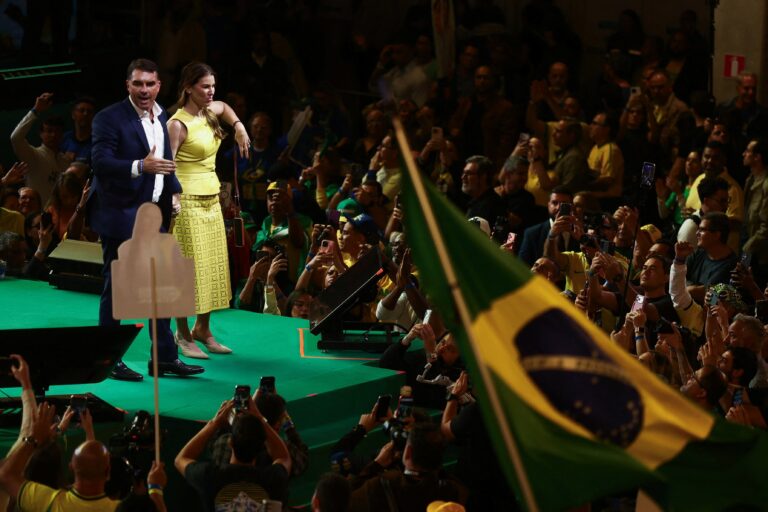 Flávio Bolsonaro é lançado candidato à presidência pelo PL