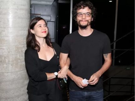 Wagner Moura revela bom humor como segredo para manter casamento de 25 anos