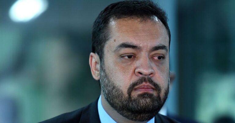 PF apura fraudes em refinaria e lavagem de dinheiro em operação contra grupo de combustíveis