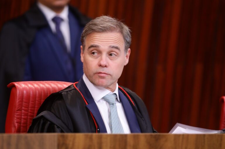 Mendonça propõe que TSE discuta flexibilização de deepfake nas eleições