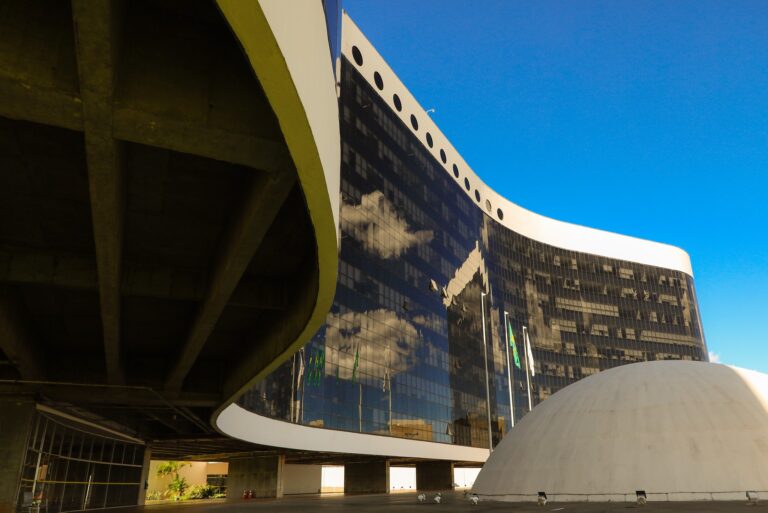 Um terço dos candidatos a eleições de 2026 declara não ter bens ao TSE