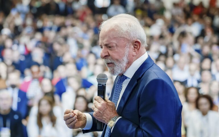 PT oficializa candidatura de Lula à reeleição em convenção