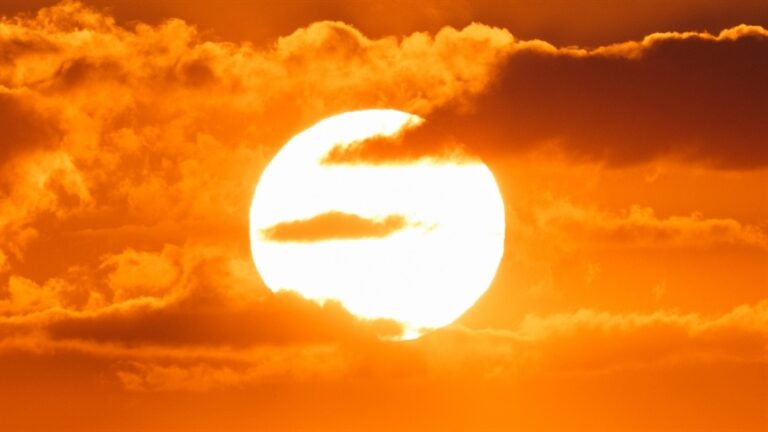Calor e seca mantêm alerta em sete estados do interior brasileiro