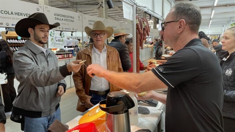 Pavilhão da Agricultura Familiar fatura R$ 2,3 milhões em dois dias na Expointer