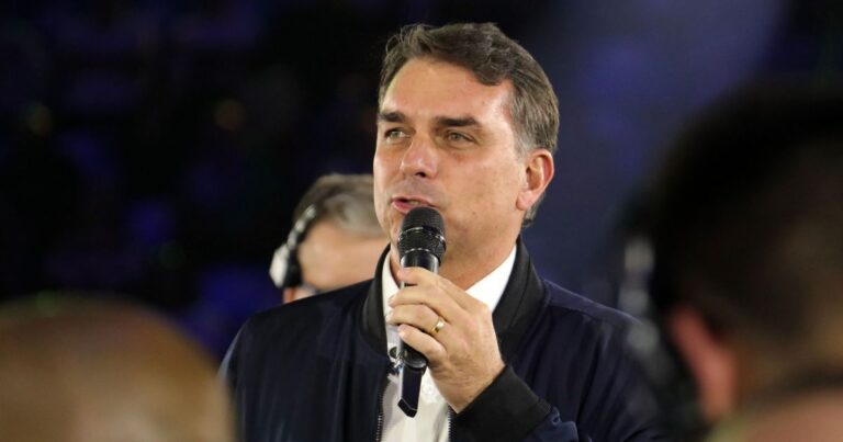 PL faz última ofensiva com Republicanos por apoio a Flávio Bolsonaro