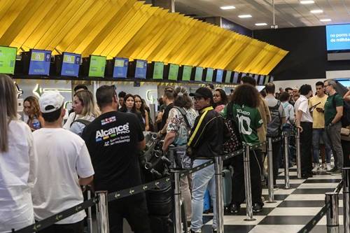 Concentração de slots em grandes aeroportos dificulta entrada de companhias aéreas de baixo custo