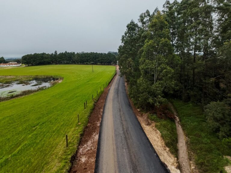 Estrada do Buraco do Padre ganha primeiro trecho pavimentado