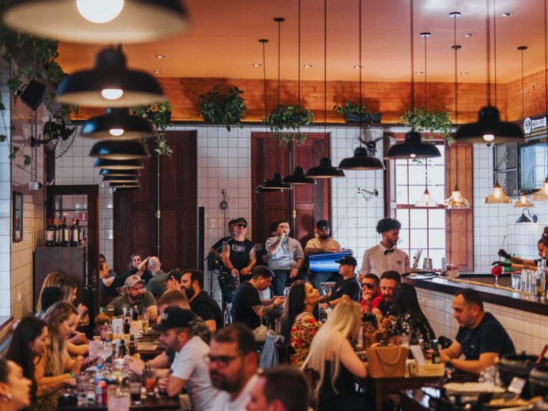 Bar Nacional e Nacional Bar & Mar presenteiam pais com chope neste domingo