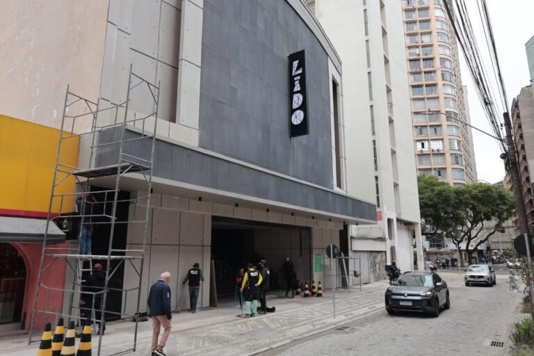 Cine Lido abre em São Paulo sem alvará mas com Caetano Veloso e Marisa Monte