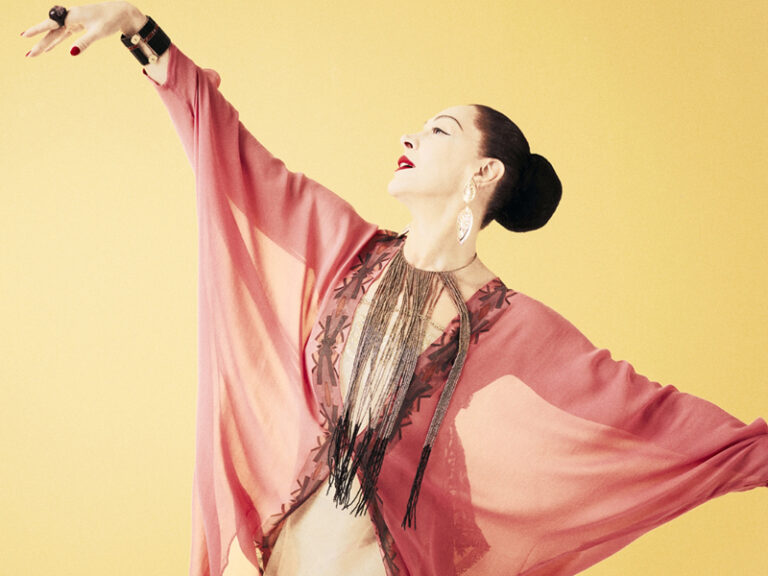 Claudia Raia estreia musical Tarsila, A Brasileira em Curitiba