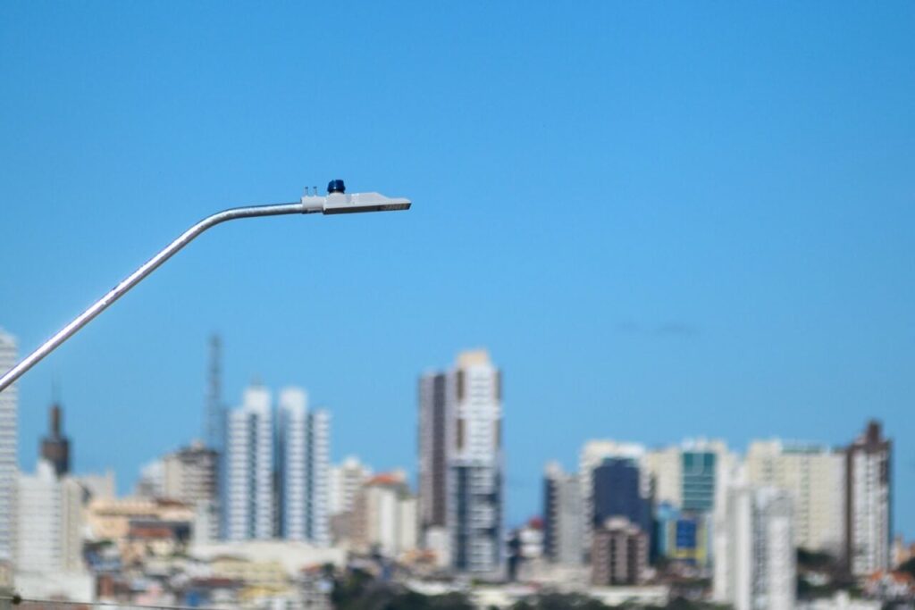 Ponta Grossa atinge 90% de cobertura com iluminação LED em agosto
