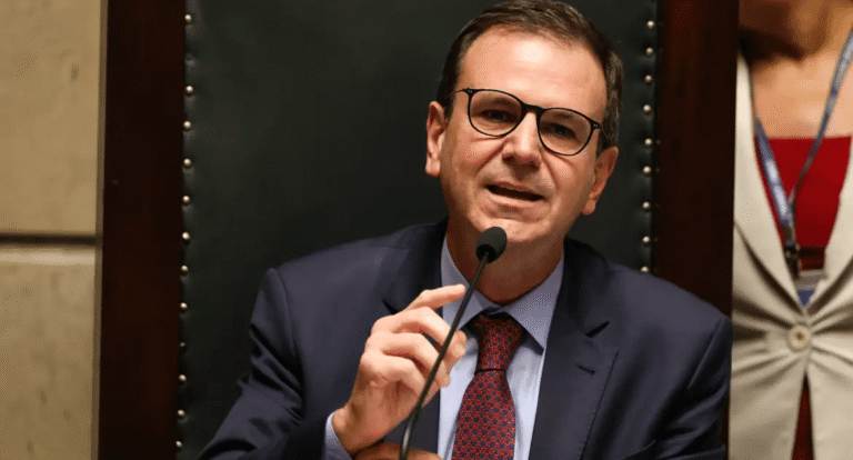 Pesquisa aponta Paes na liderança em todos os cenários para governador do Rio
