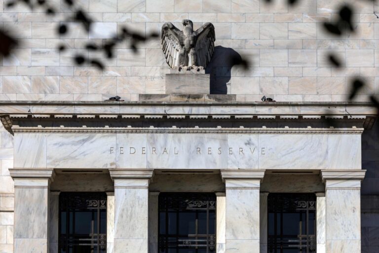 Dirigentes do Fed discutem riscos de treasuries e cibersegurança em IA