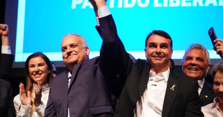 Flávio Bolsonaro se recupera entre eleitores de direita em novas pesquisas