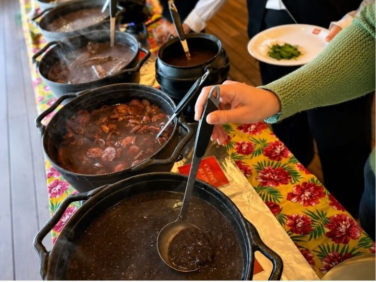 Boteco Boa Praça oferece feijoada e samba ao vivo neste fim de semana em Curitiba