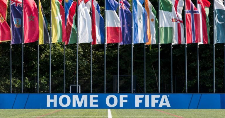 Fifa condena esforço coordenado contra Infantino após plano de venda de direitos