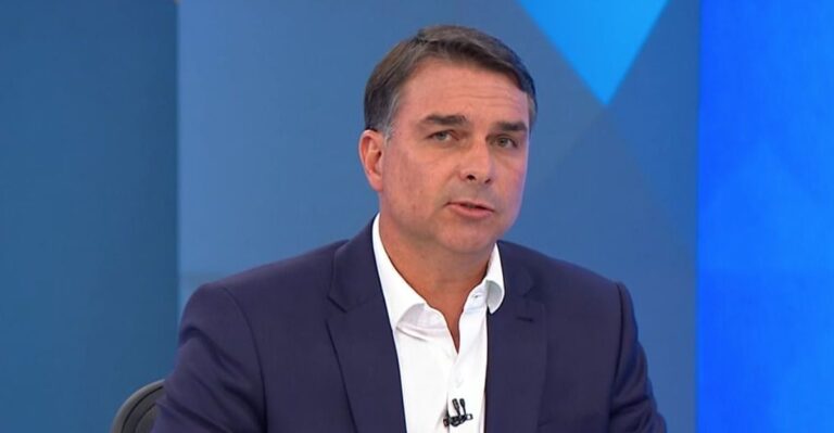 Flávio promete corte de impostos com redução de ministérios e cargos comissionados