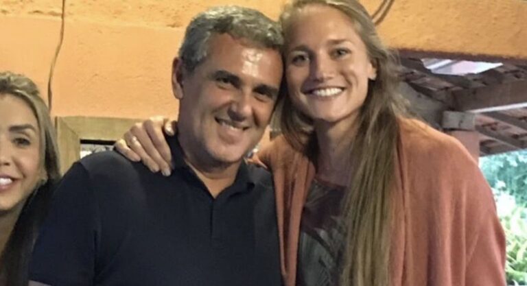 Levantadora americana celebra contratação de Zé Roberto como técnico em Los Angeles